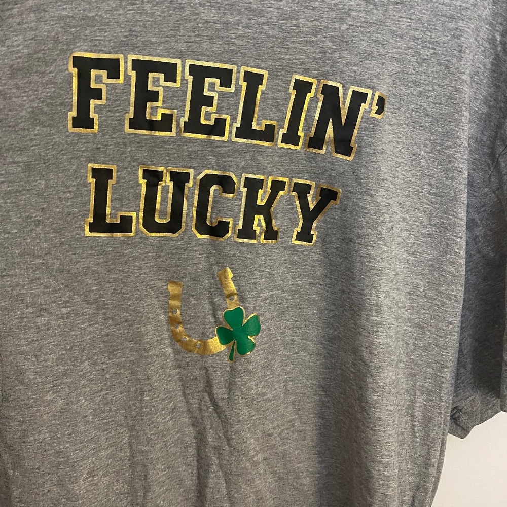 Size 2 x feeling lucky shirt